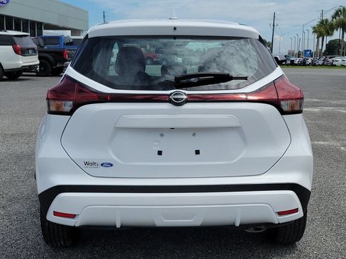 Used 2024 Nissan Kicks S FWD image 9