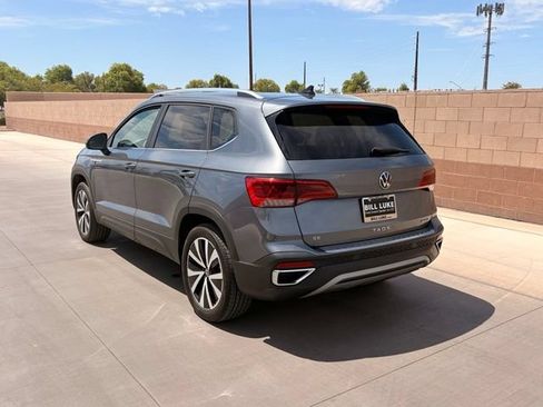 Used 2023 Volkswagen Taos SE w/ Panoramic Sunroof Package AWD/4WD image 7