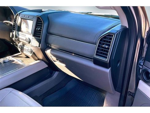 Used 2021 Ford Expedition Limited image 27