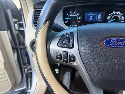 Used 2016 Ford Taurus SE image 31
