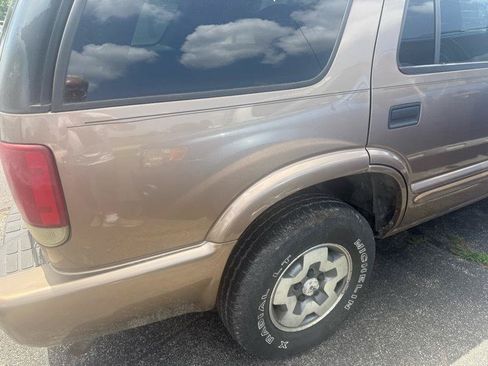 Used 2003 Chevrolet Blazer LS w/ Preferred Equipment Group AWD/4WD image 9