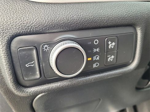 Used 2020 Ford Explorer XLT w/ Class III Trailer Tow Package image 19