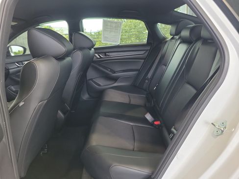 Used 2022 Honda Accord Sport image 9