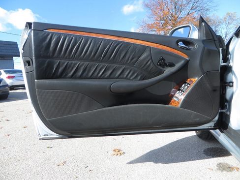 Used 2005 Mercedes-Benz CLK 500 Cabriolet image 30