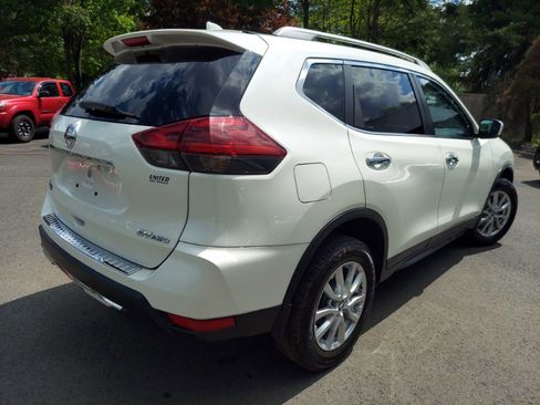 Used 2018 Nissan Rogue SV AWD/4WD image 4