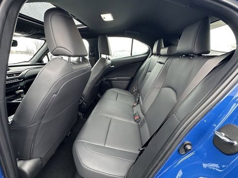 Used 2022 Lexus UX 250h w/ Premium Package image 28