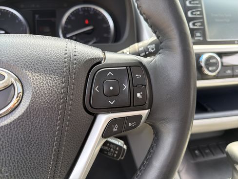 Used 2019 Toyota Highlander Limited Platinum image 26