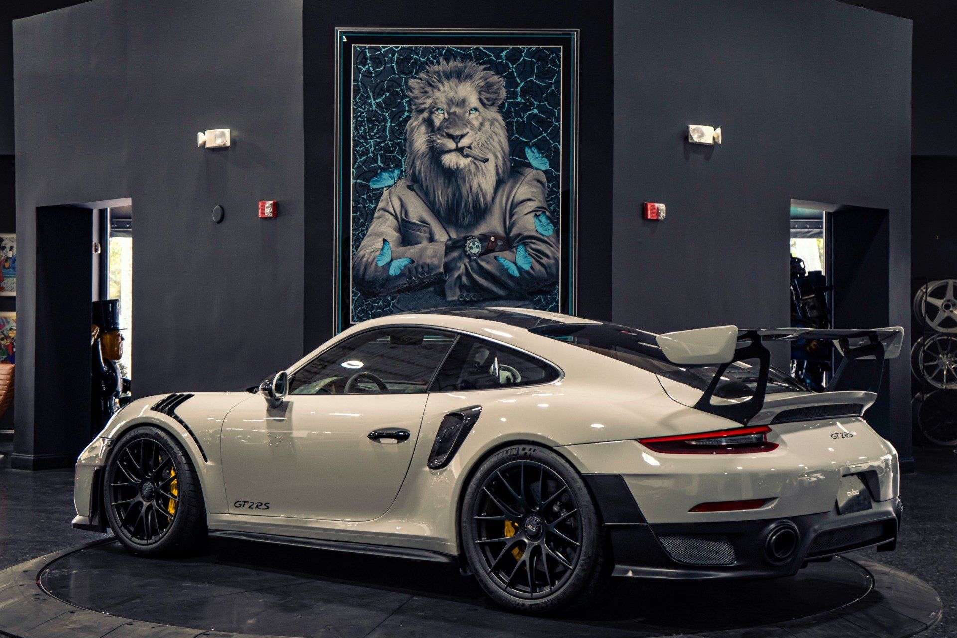 Used 2018 Porsche 911 GT2 RS w/ Weissach Package RWD image 40
