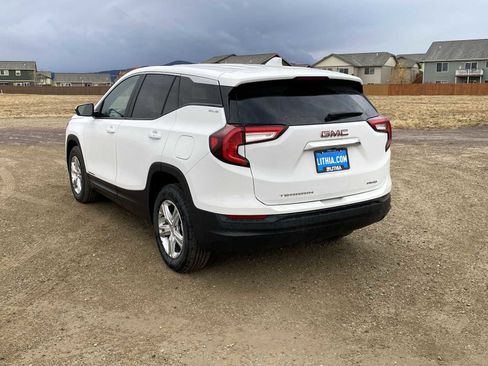 Used 2024 GMC Terrain SLE image 11