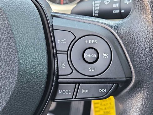 Used 2021 Toyota RAV4 LE w/ Carpet Mat Package (TMS) FWD image 24