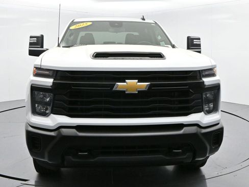 Used 2025 Chevrolet Silverado 2500 W/T w/ WT Convenience Package AWD/4WD image 2