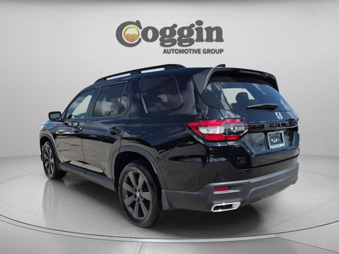 Certified 2023 Honda Pilot Sport image 4