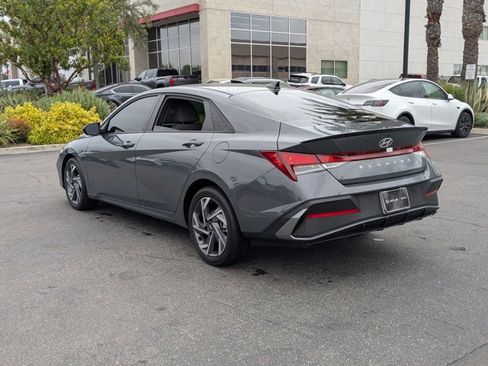 Used 2025 Hyundai Elantra Sport image 8