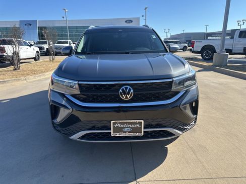 Used 2022 Volkswagen Taos SE image 9