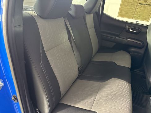 Used 2021 Toyota Tacoma TRD Off-Road image 25