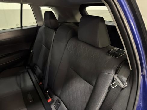 Used 2025 Toyota Corolla Cross LE image 7