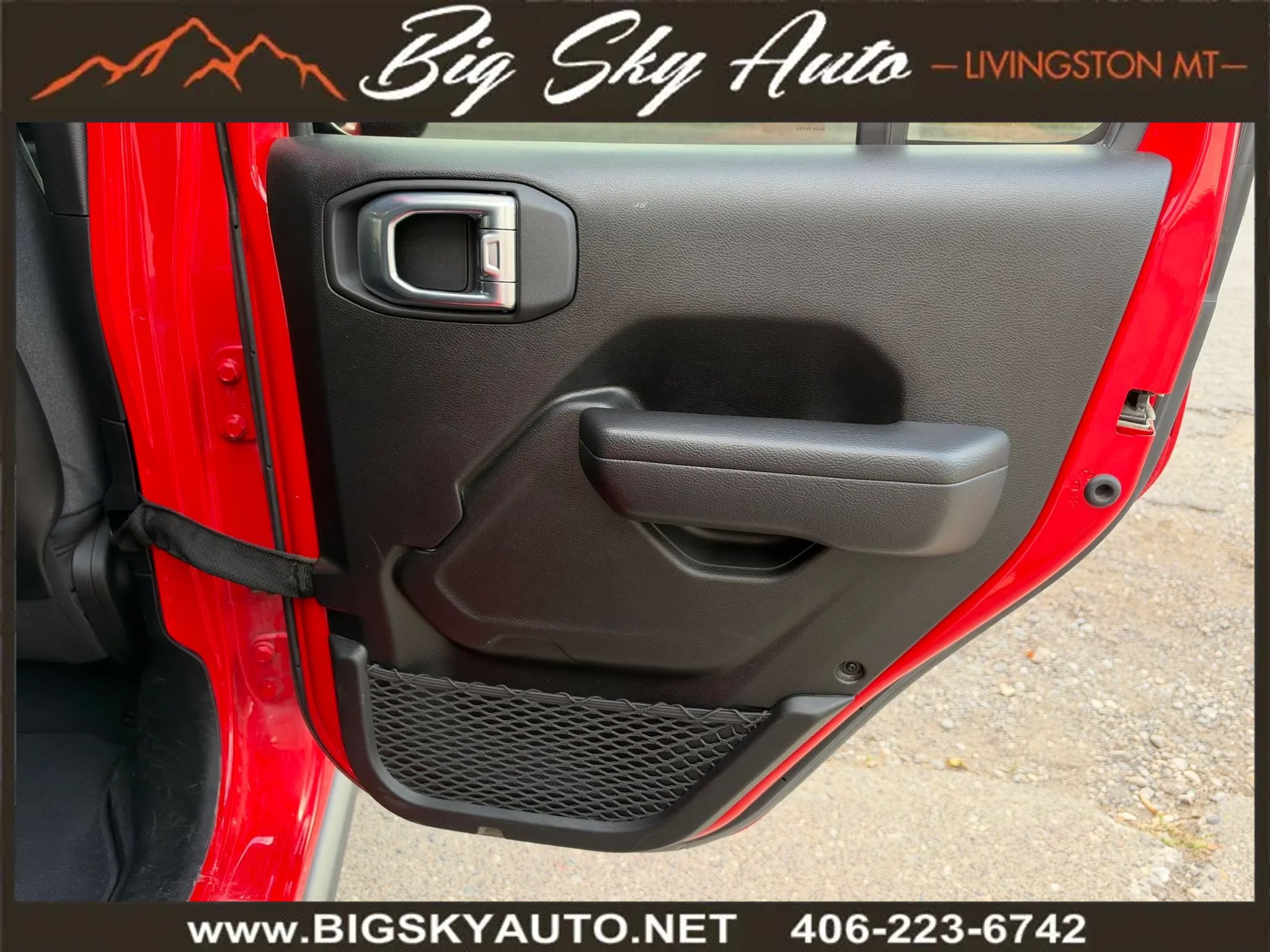 Used 2024 Jeep Wrangler Unlimited Rubicon AWD/4WD image 19