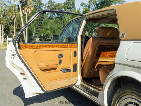 Used 1990 Rolls-Royce Silver Spur II image 21