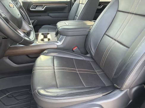 Used 2025 Chevrolet Silverado 2500 High Country w/ High Country Premium Package AWD/4WD image 16