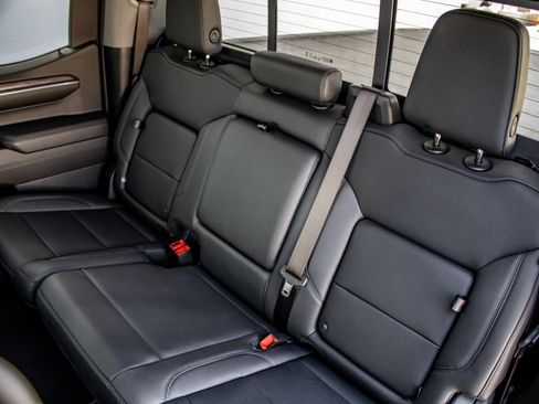 Used 2024 GMC Sierra 1500 SLT w/ SLT Premium Plus Package image 23