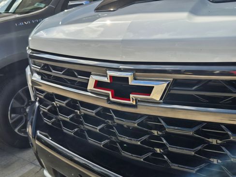 Certified 2025 Chevrolet Silverado 1500 ZR2 w/ Technology Package AWD/4WD image 4