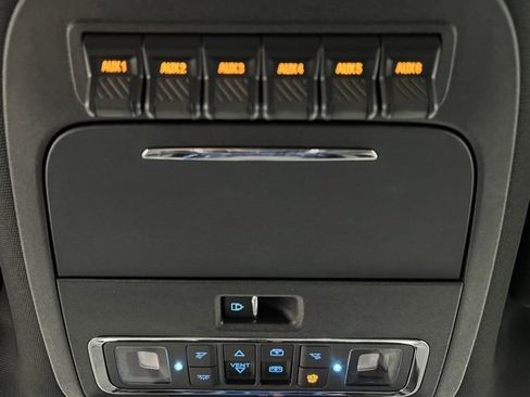 Used 2024 Ford F350 Platinum w/ Tremor Off-Road Package image 41