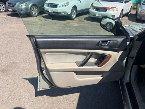 Used 2005 Subaru Outback 2.5i image 12