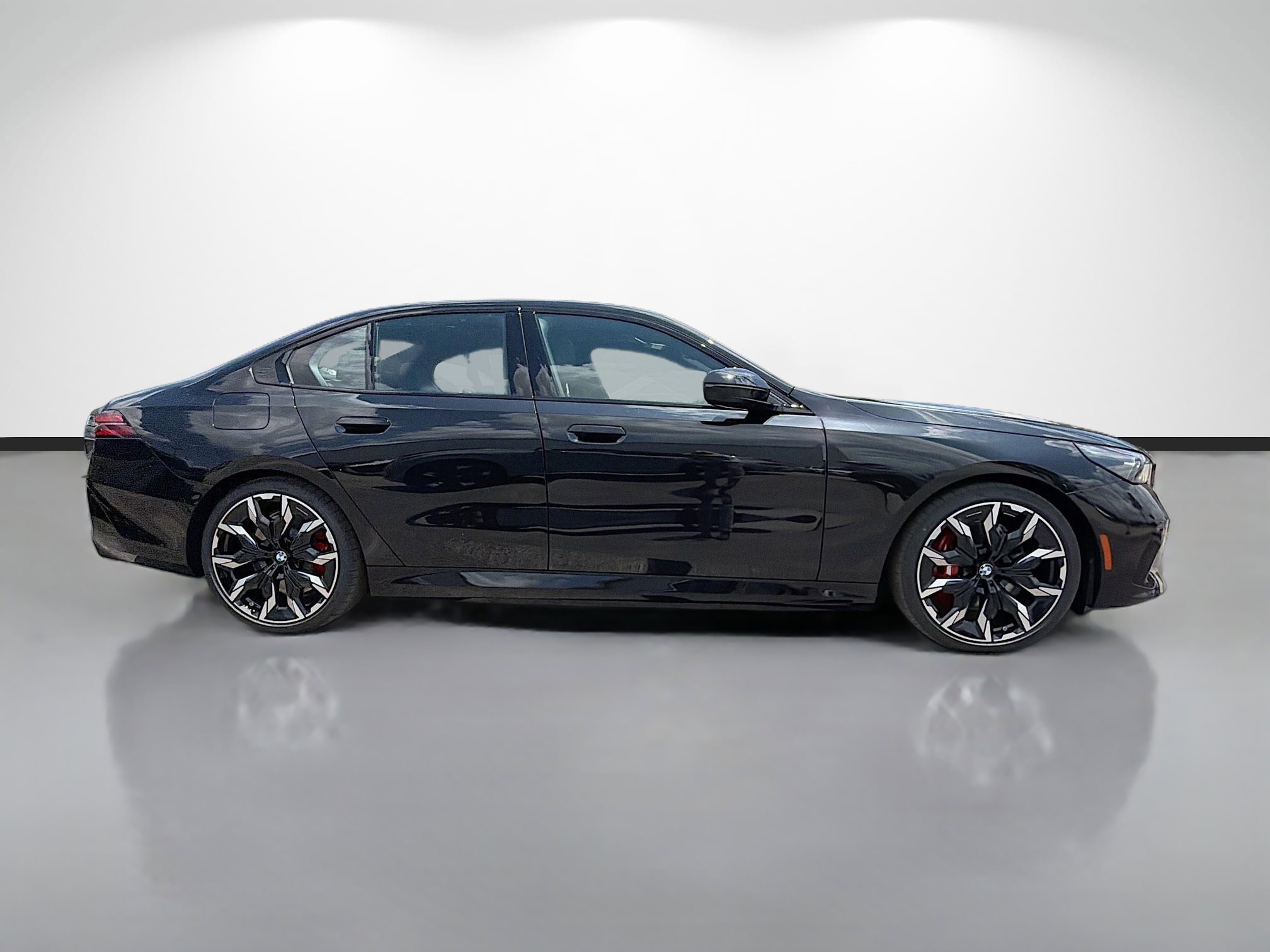 New 2027 BMW 550e xDrive w/ Executive Package AWD/4WD image 2
