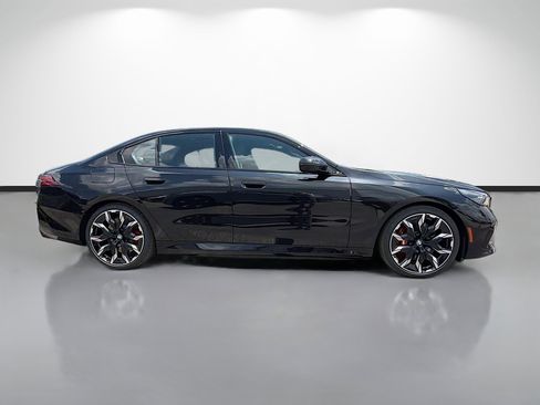 New 2027 BMW 550e xDrive w/ Executive Package AWD/4WD image 2