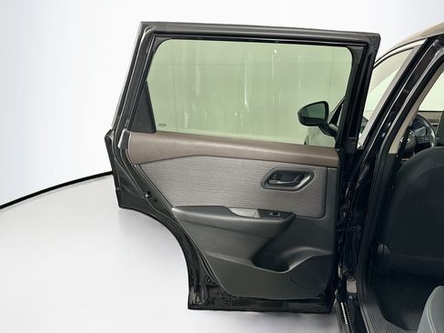 Used 2023 Nissan Rogue S FWD image 25