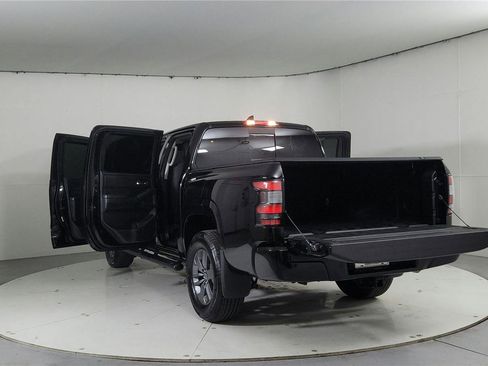 Certified 2025 Nissan Frontier SV image 11