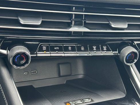 New 2026 Chevrolet Traverse High Country AWD/4WD image 25