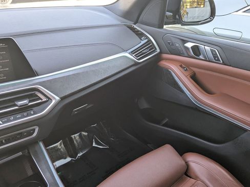 Used 2022 BMW X5 xDrive40i w/ M Sport Package image 4