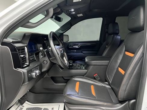 Used 2024 GMC Sierra 1500 AT4 w/ Technology Package AWD/4WD image 19