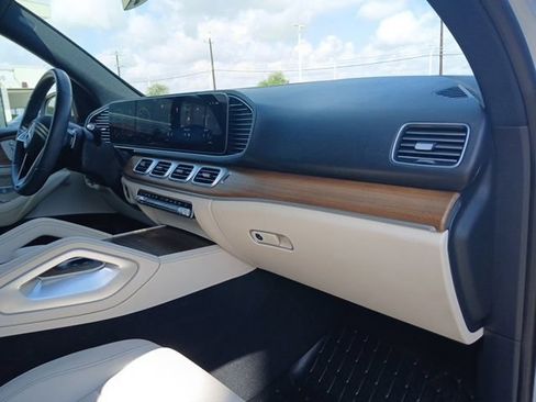 Used 2025 Mercedes-Benz GLE 350 4MATIC image 17