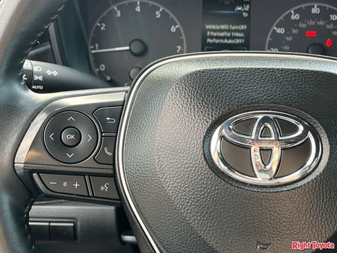 Certified 2025 Toyota Corolla SE FWD image 23
