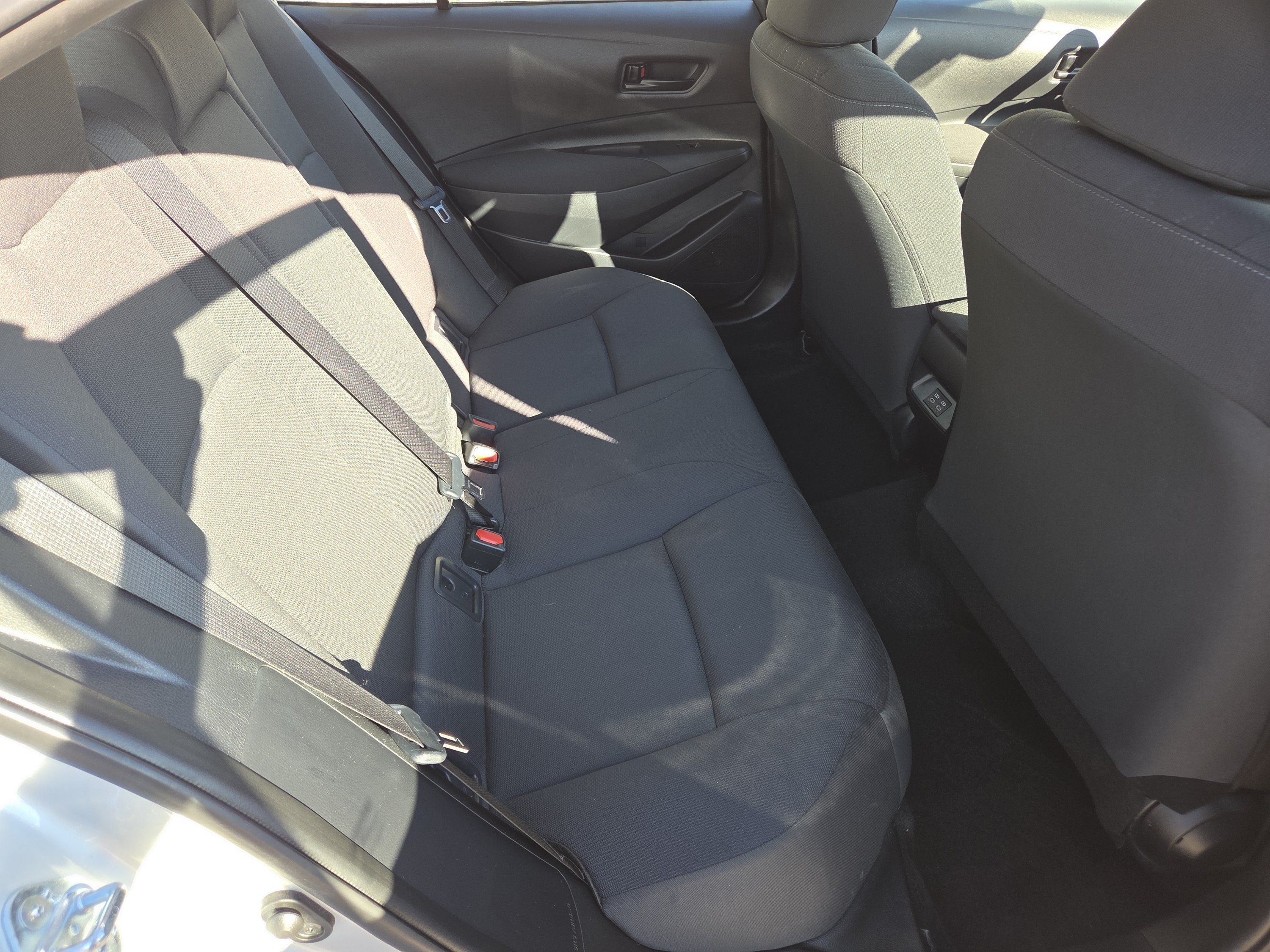 Used 2025 Toyota Corolla LE FWD image 24