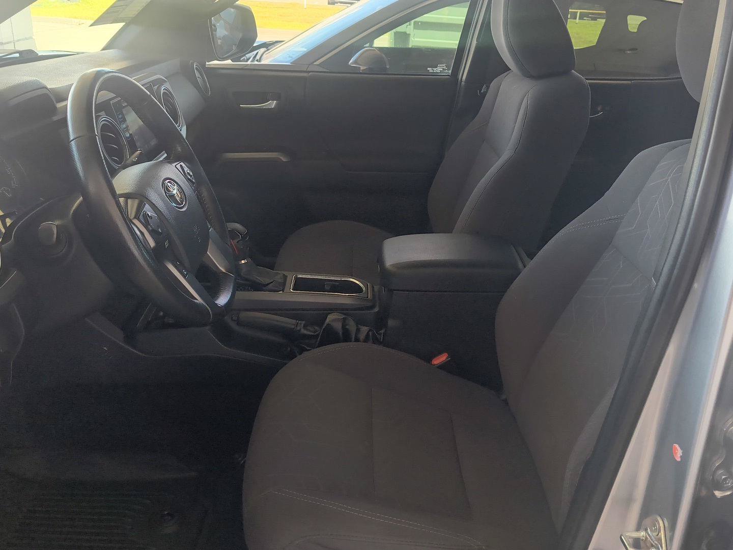Used 2019 Toyota Tacoma TRD Off-Road AWD/4WD image 37