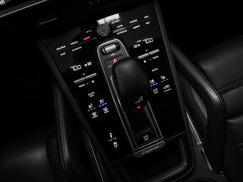 Certified 2021 Porsche Cayenne Turbo image 43