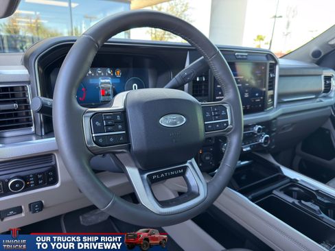 Used 2025 Ford F350 Platinum w/ Platinum Plus Package image 17
