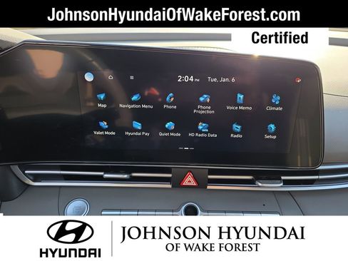 Certified 2025 Hyundai Elantra SEL image 27