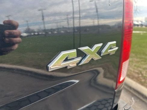 Used 2017 RAM 1500 Classic SLT w/ SLT Plus D￩cor Group AWD/4WD image 47