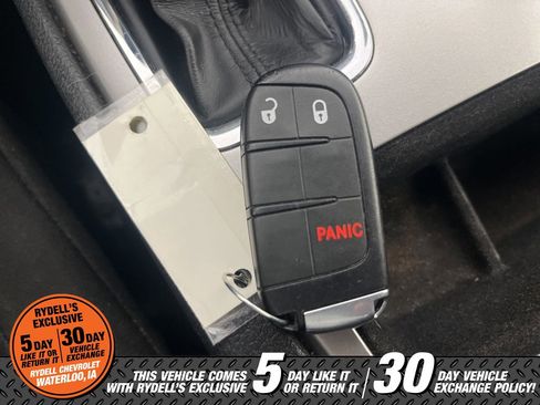 Used 2018 Jeep Grand Cherokee Laredo image 33