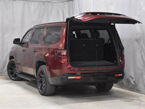 Used 2024 Jeep Wagoneer Series II image 36
