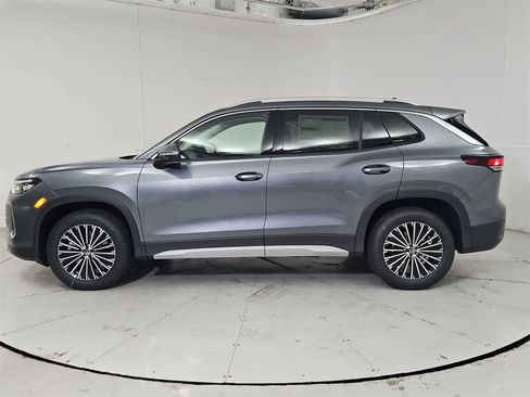 New 2025 Volkswagen Tiguan S w/ 18" Wheel Package image 3