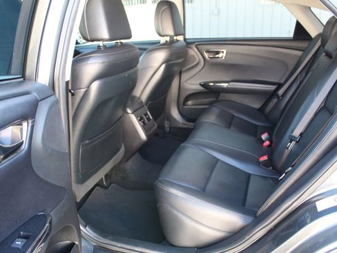 Used 2017 Toyota Avalon XLE Premium w/ Preferred Accessory Package FWD image 12