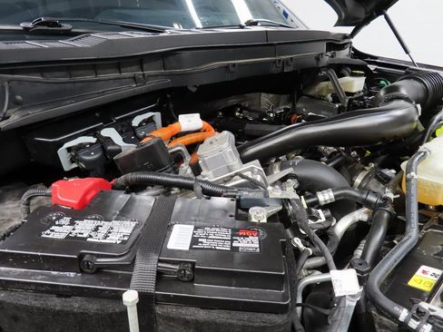 Used 2024 Ford F150 Platinum w/ FX4 Off-Road Package image 29