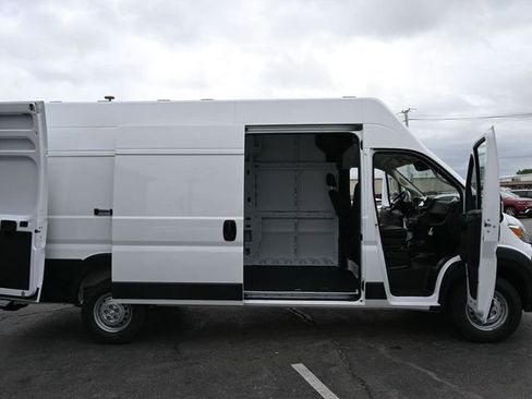 New 2026 RAM ProMaster 3500 w/ Cold Weather Group image 12