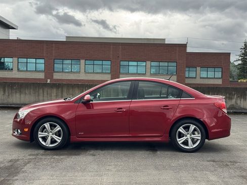 Used 2012 Chevrolet Cruze LT w/ RS Package FWD image 2