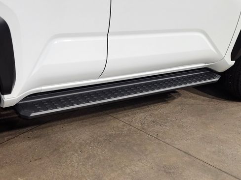 Certified 2025 Toyota 4Runner SR5 AWD/4WD image 38